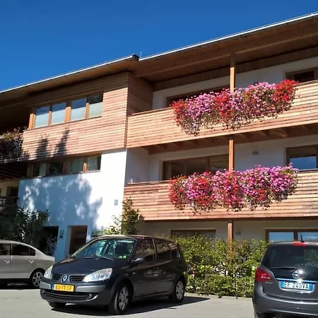 Karlhof Апартаменты